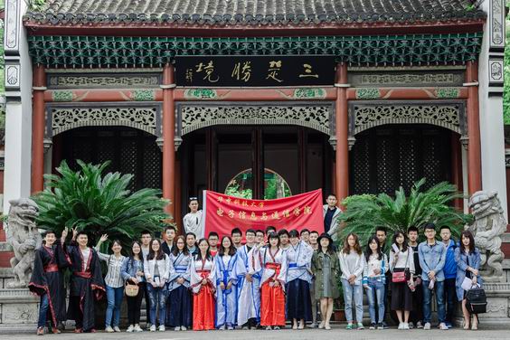 调整大小 大合照.jpg